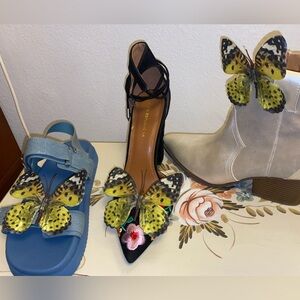 Butterfly shoe accessory clip on. You receive a pair (two butterflies)